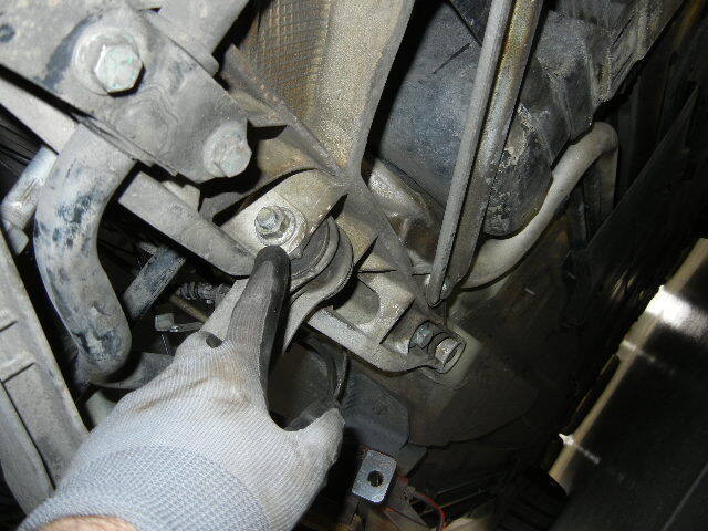 Porsche 996 Turbo unbolting the control arm Porsche 996 Turbo unbolting the control arm